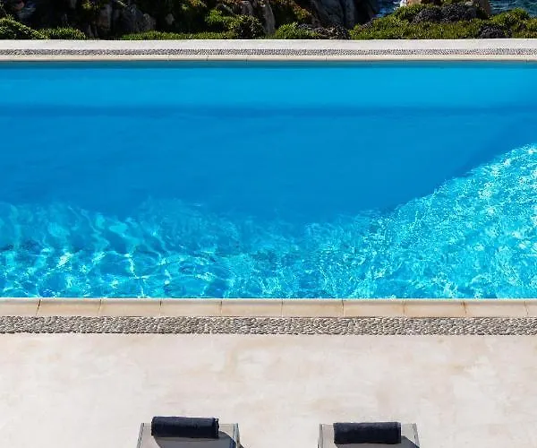 Deloxenia By Ethos Hospitality Villa